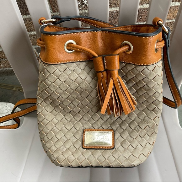 Simply Noelle Handbags - SIMPLY NOELLE BUCKET BAG